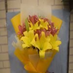 10 Mixed Lilies Bouqet - Image 2