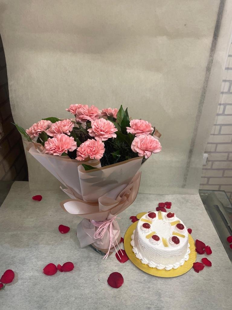 10 Pink Carnations Bouqet With Cake
