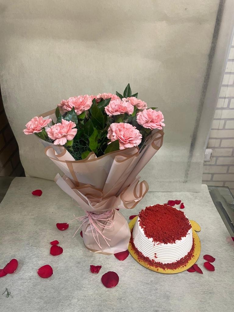 10 Pink Carnations Bouqet With Red Velvet Cake