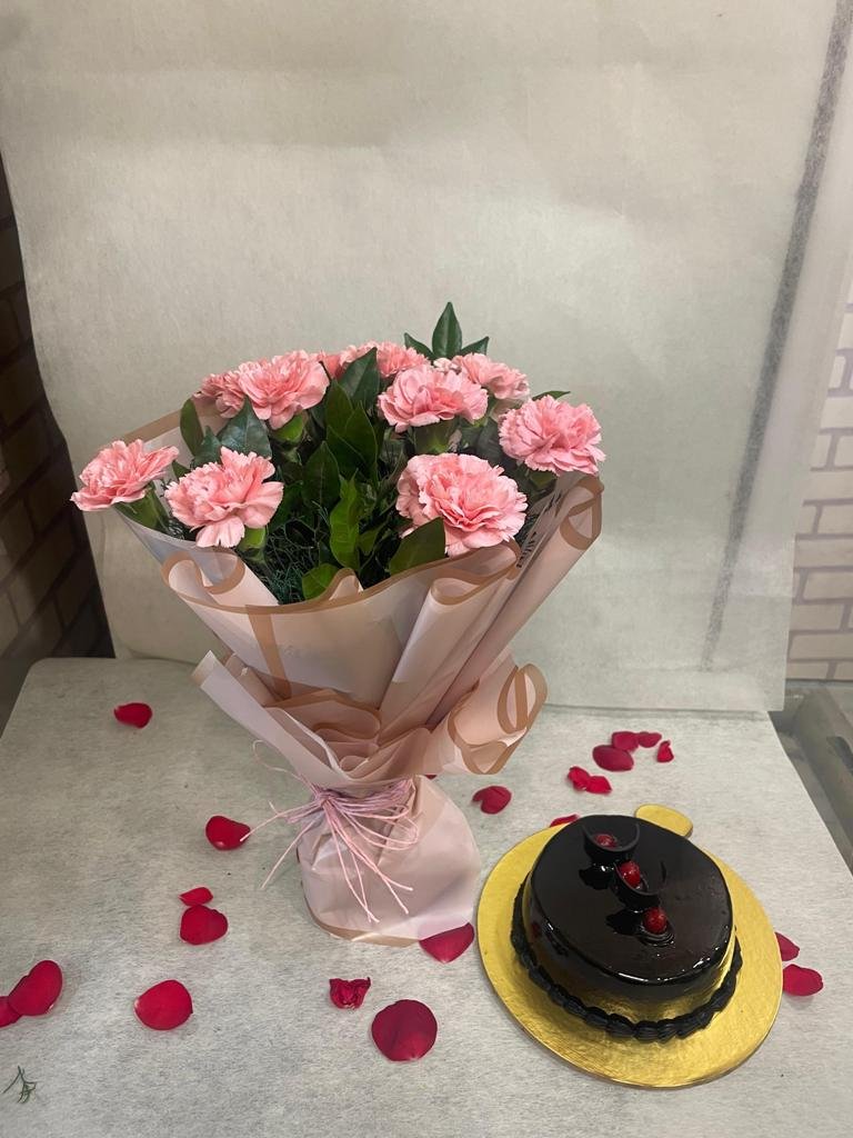 10 Pink Carnations Bouqet With Truffle Cake