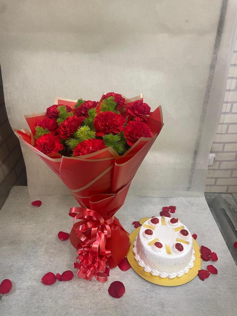 10 Red Carnations Bouqet With Pineapple Cakes