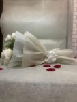 10 White Roses Bouqet - Image 3