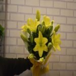 5 Lilies Bouqet - Image 3
