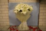5 White Lilies Bunch - Image 3
