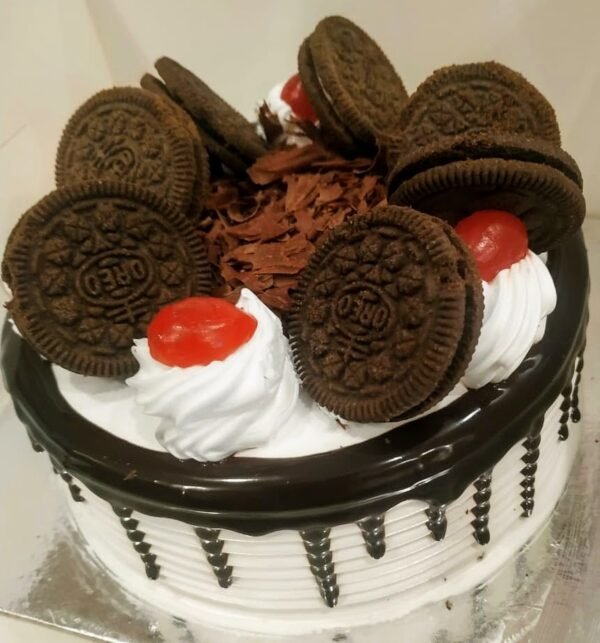 Black Forest Oreo Round Cake
