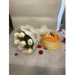 White Roses Bunch With Butterscotch Cake