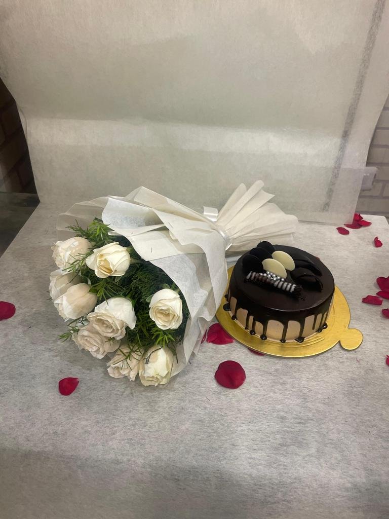 White Roses Bunch With Chocolate Cake