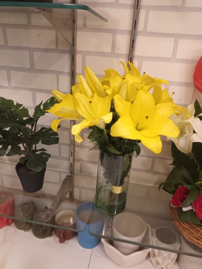 6 Yellow Lilies in Cylinder Vase